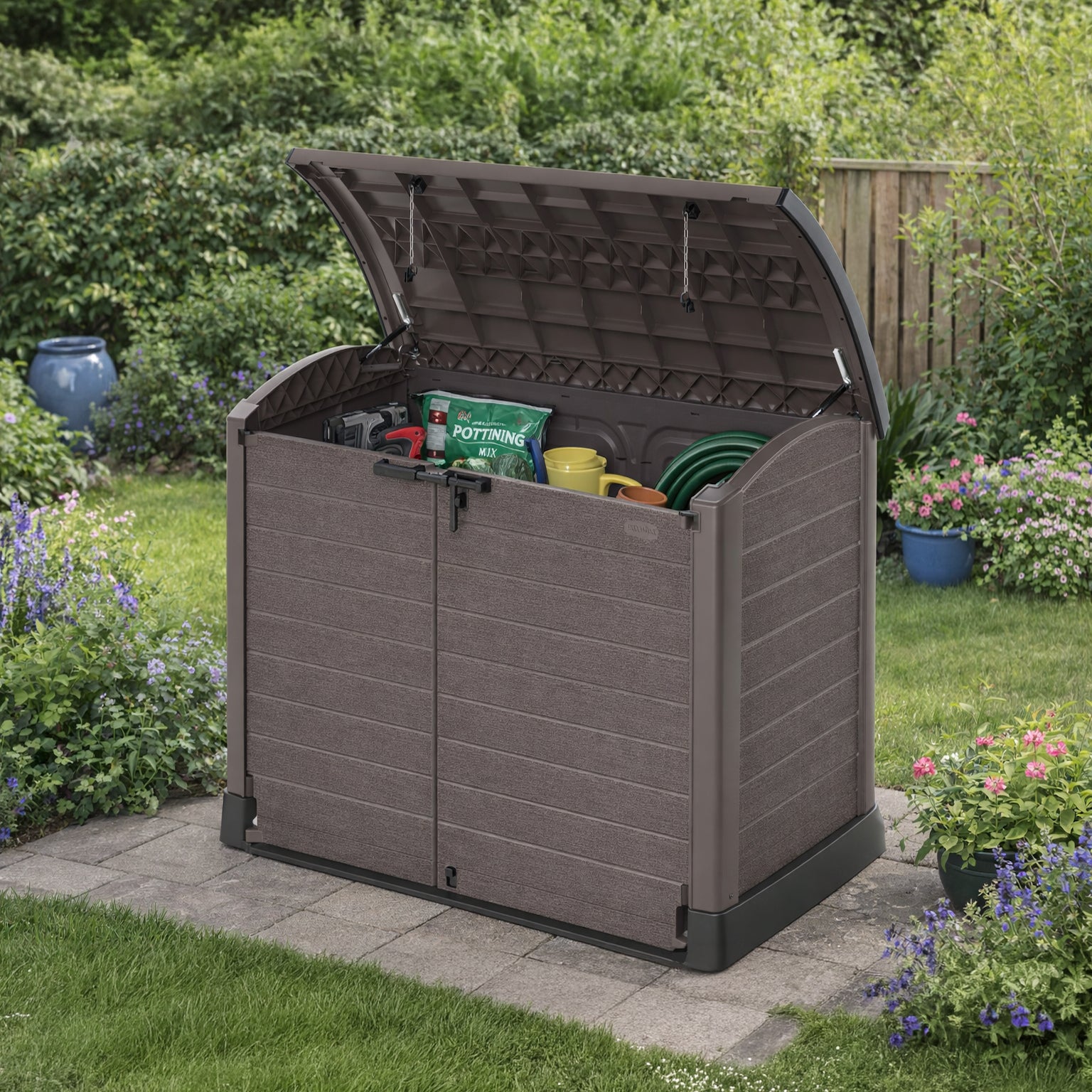 Duramax StoreAway 1200L plasthaveopbevaringsskur med buelåg, affaldsbeholder, brun