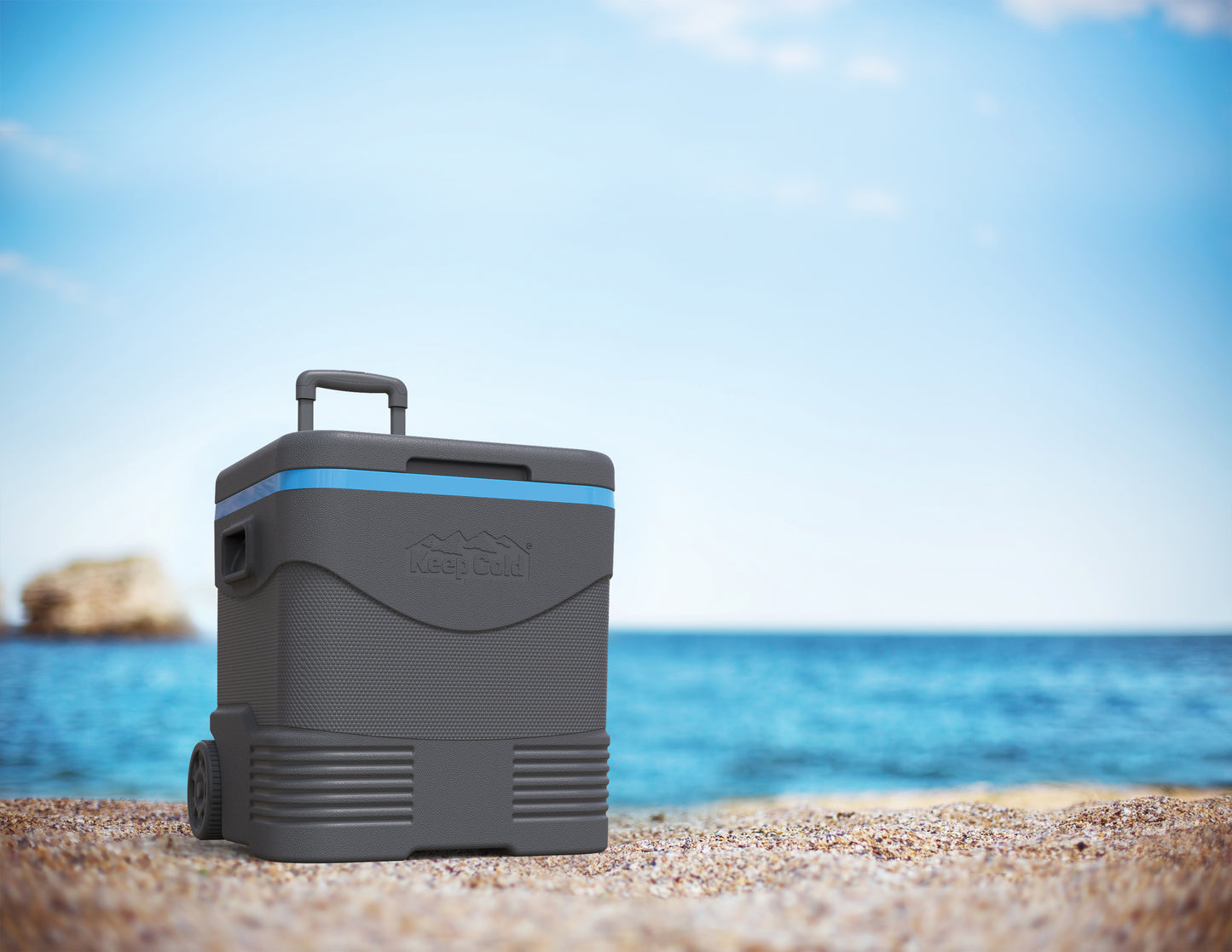Grey and blue Trolley icebox 45 L has an elevated body design to eliminate contact with hot ground and keep products cool. 